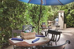 Breakfast, lunch, dinner served; beach views