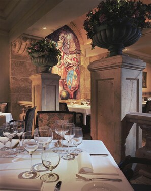 Breakfast, lunch and dinner served - Marco Beach Ocean Resort (Marco Island)