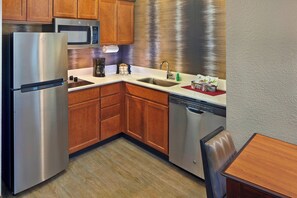 Desk, iron/ironing board, free cots/infant beds, free WiFi - Residence Inn By Marriott Fort Lauderdale Weston (Weston)