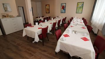 Daily buffet breakfast (EUR 13 per person)