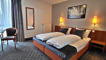Habitación doble | Escritorio, cortinas blackout y insonorización