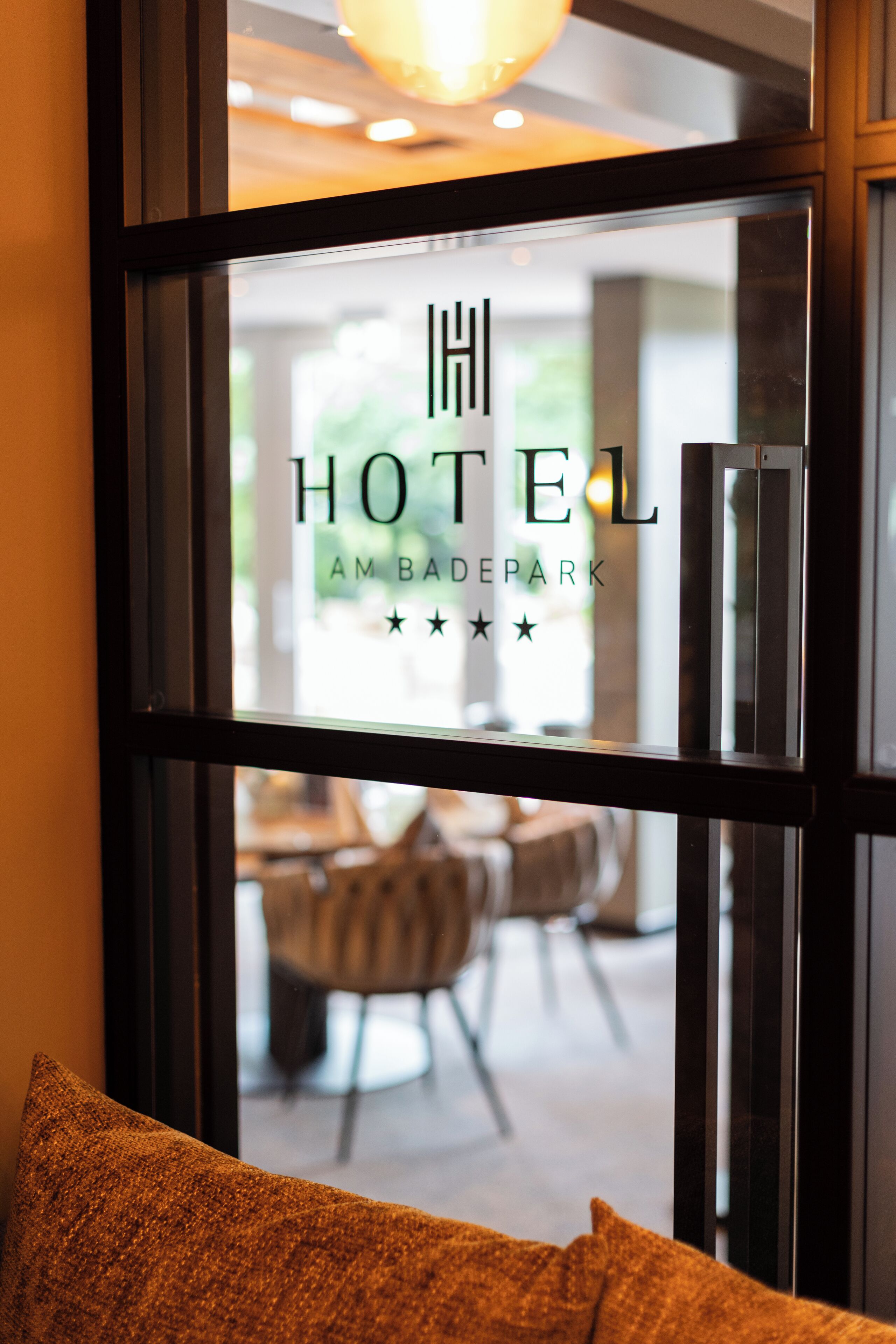 breakfast, lunch, dinner served; regional cuisine, al fresco dining