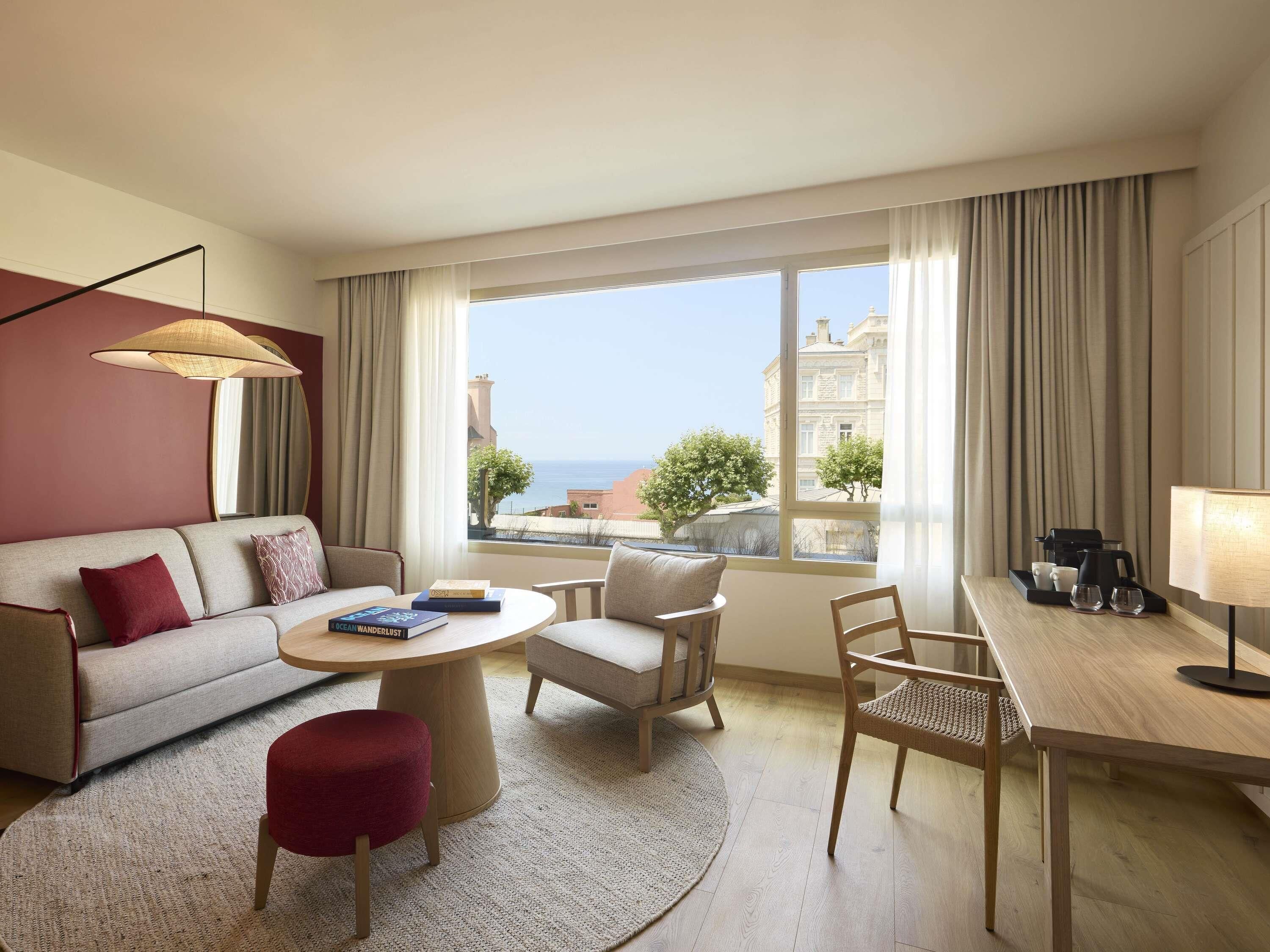 Deluxe Suite, 1 King Bed with Sofa bed, Ocean View