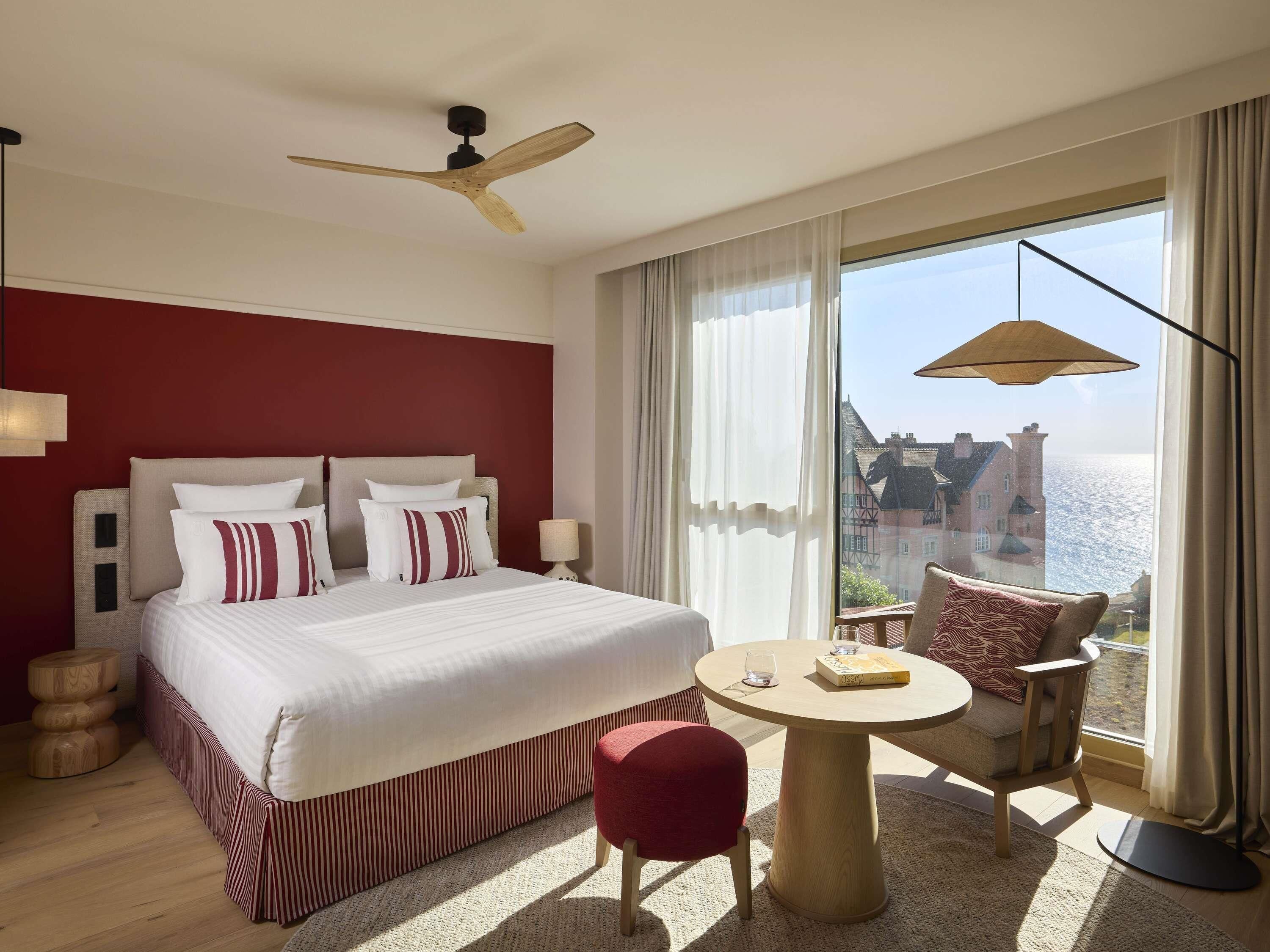 Deluxe Room, 1 King Bed, Ocean View | Premium bedding, down duvets, minibar, in-room safe