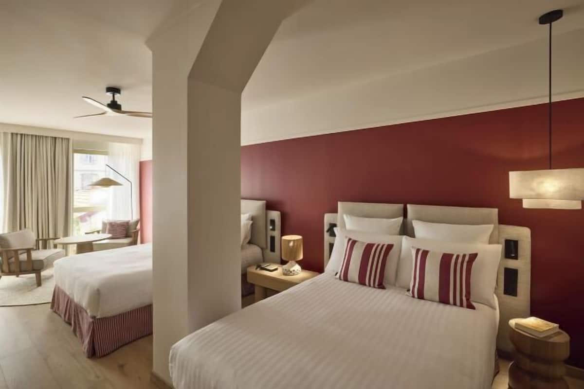 Premium bedding, down duvets, minibar, in-room safe