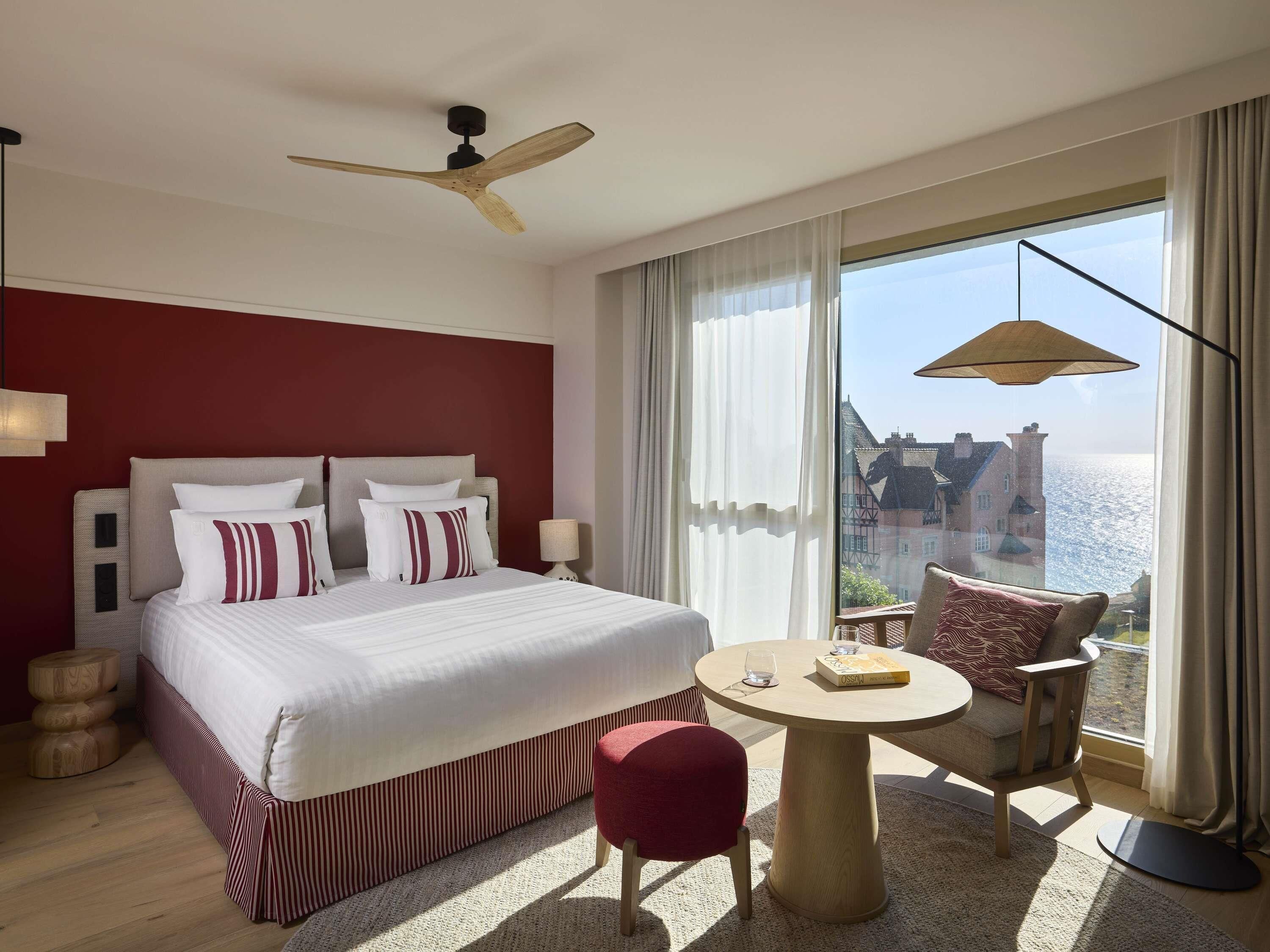 Deluxe Room, 1 King Bed, Ocean View