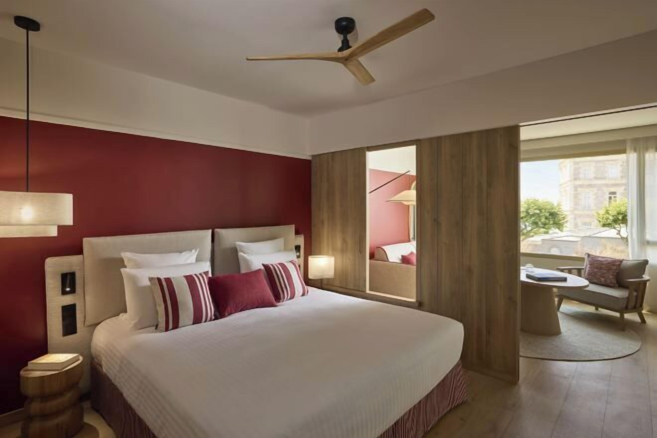 Premium bedding, down comforters, minibar, in-room safe