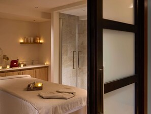 Couples treatment room(s), body treatments, body wraps, body scrubs