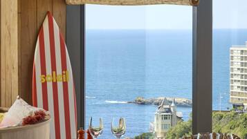 Frokostbuffé hver dag (EUR 25 per person)