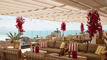 Bar (en el alojamiento)