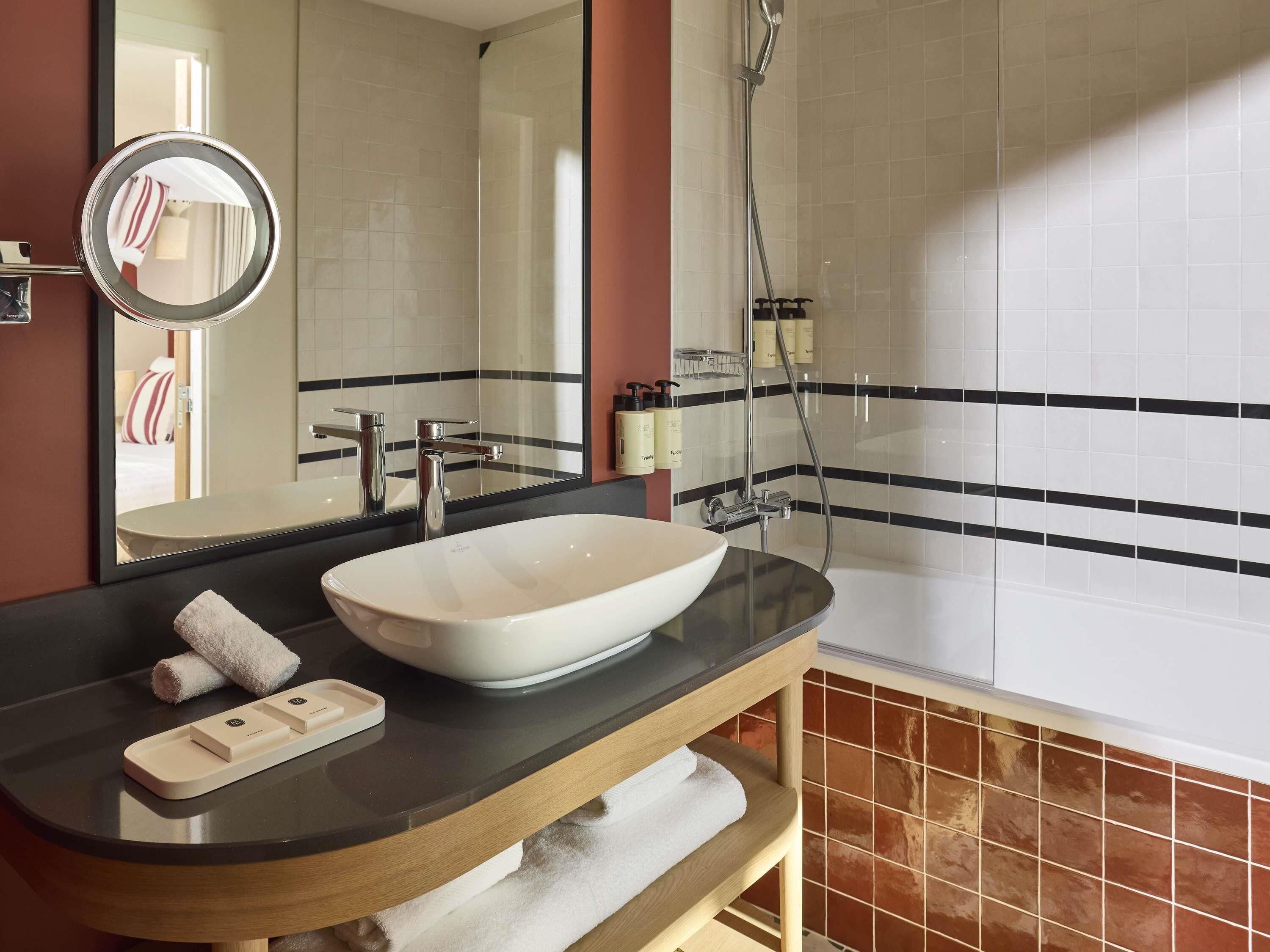 Deluxe Room, 1 King Bed, Ocean View | Premium bedding, down comforters, minibar, in-room safe