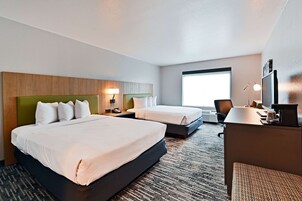 1 bedroom, premium bedding, desk, blackout drapes