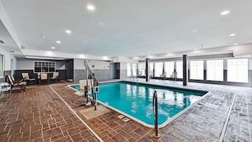 Indoor pool, pool loungers