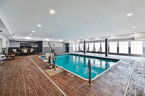 Indoor pool, sun loungers