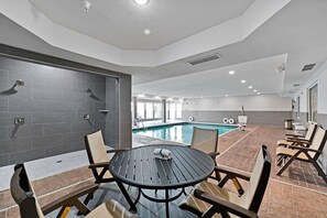 Indoor pool, sun loungers