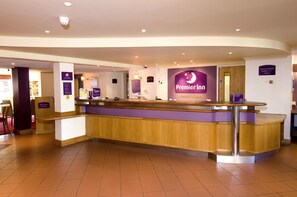 Reception - Premier Inn Birmingham Hall Green (Birmingham)