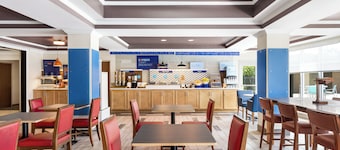 Holiday Inn Express & Suites Live Oak by IHG