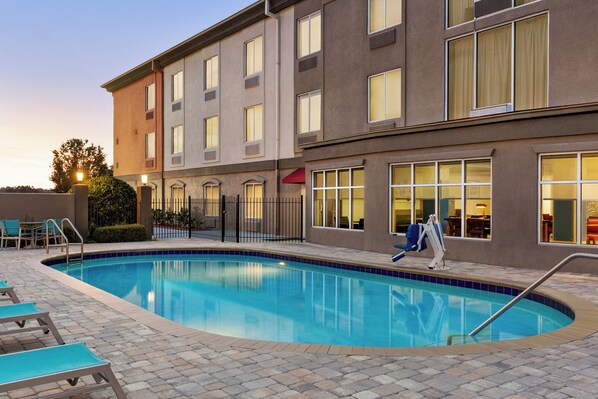 Outdoor pool - Holiday Inn Express & Suites Live Oak by IHG (Live Oak)