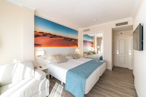 Minibar, in-room safe, free WiFi, bed sheets