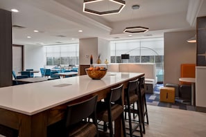Free daily buffet breakfast  - Hampton Inn NY-JFK (Jamaica)