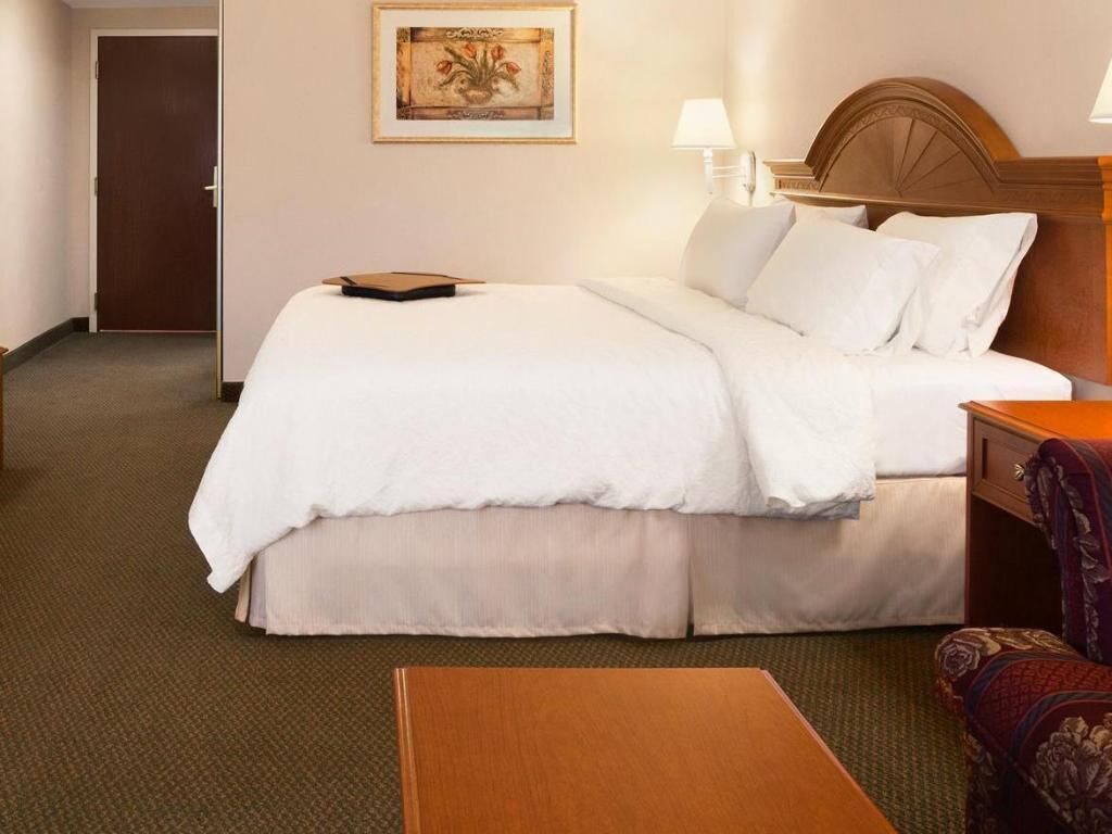 Premium bedding, in-room safe, desk, blackout curtains