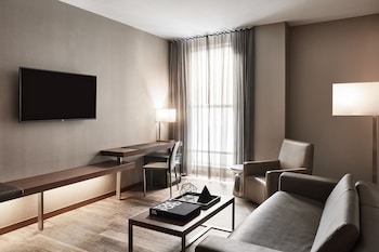 Hypo-allergenic bedding, pillowtop beds, in-room safe, desk at AC Hotel by Marriott New Orleans French Quarter