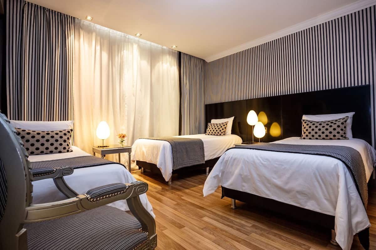 Couette en duvet d'oie, surmatelas, coffres-forts dans les chambres