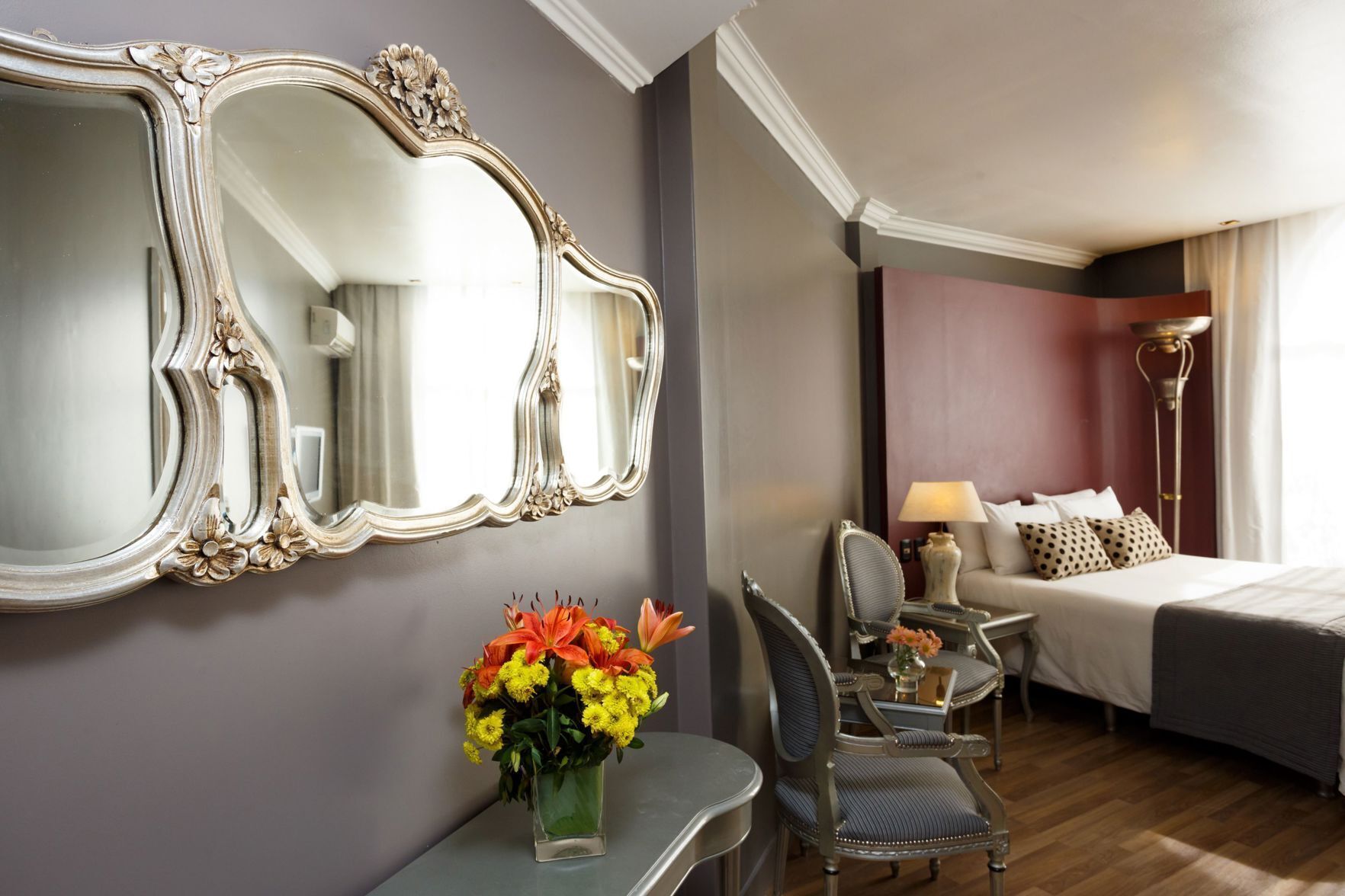 Dúnsængur, rúm með „pillowtop“-dýnum, öryggishólf í herbergi