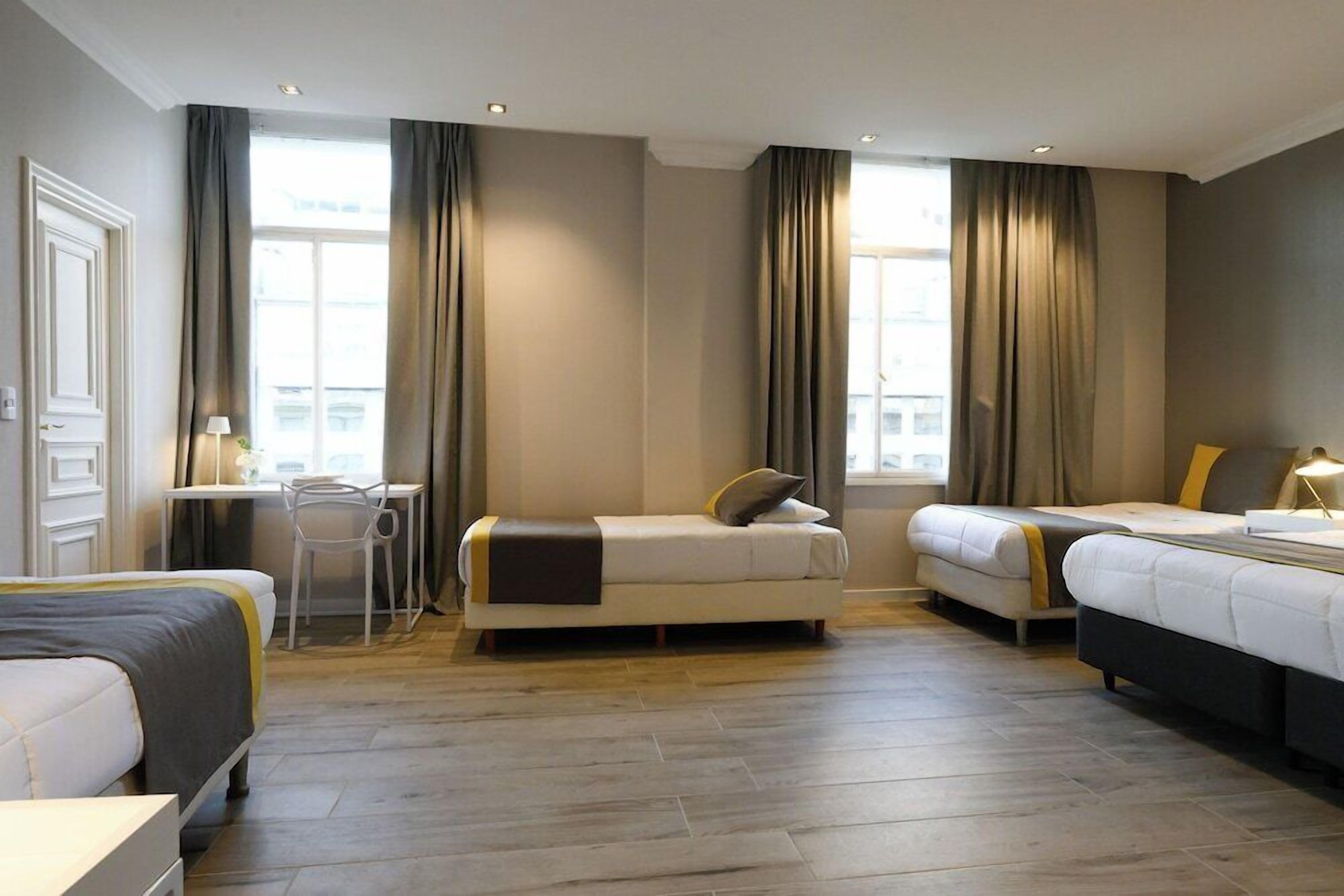 Couette en duvet d'oie, surmatelas, coffres-forts dans les chambres