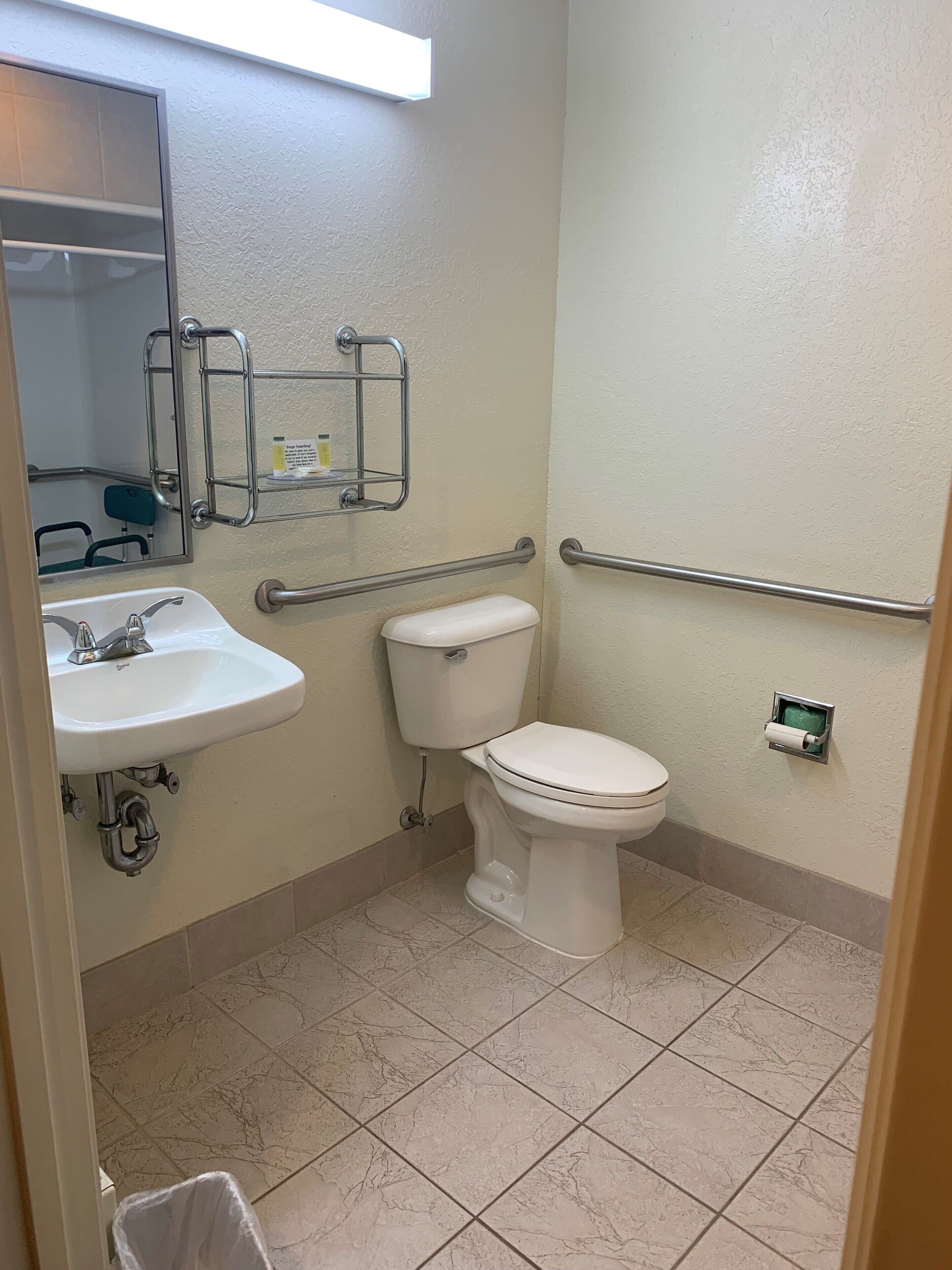combined shower/bathtub, free toiletries, hair dryer, towels
