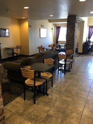 Déjeuner continental gratuit tous les jours