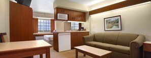 Studio Suite, 1 Queen Bed, Non Smoking, Refrigerator & Microwave | Hypo-allergenic bedding, down comforters, desk, blackout drapes
