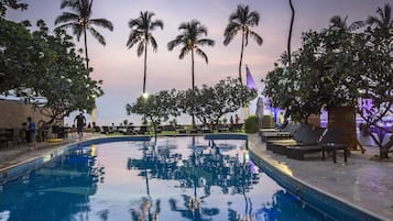 Outdoor pool, pool loungers