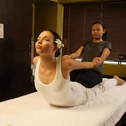 Phòng tắm hơi, chăm sóc da mặt, chăm sóc móng tay/chân