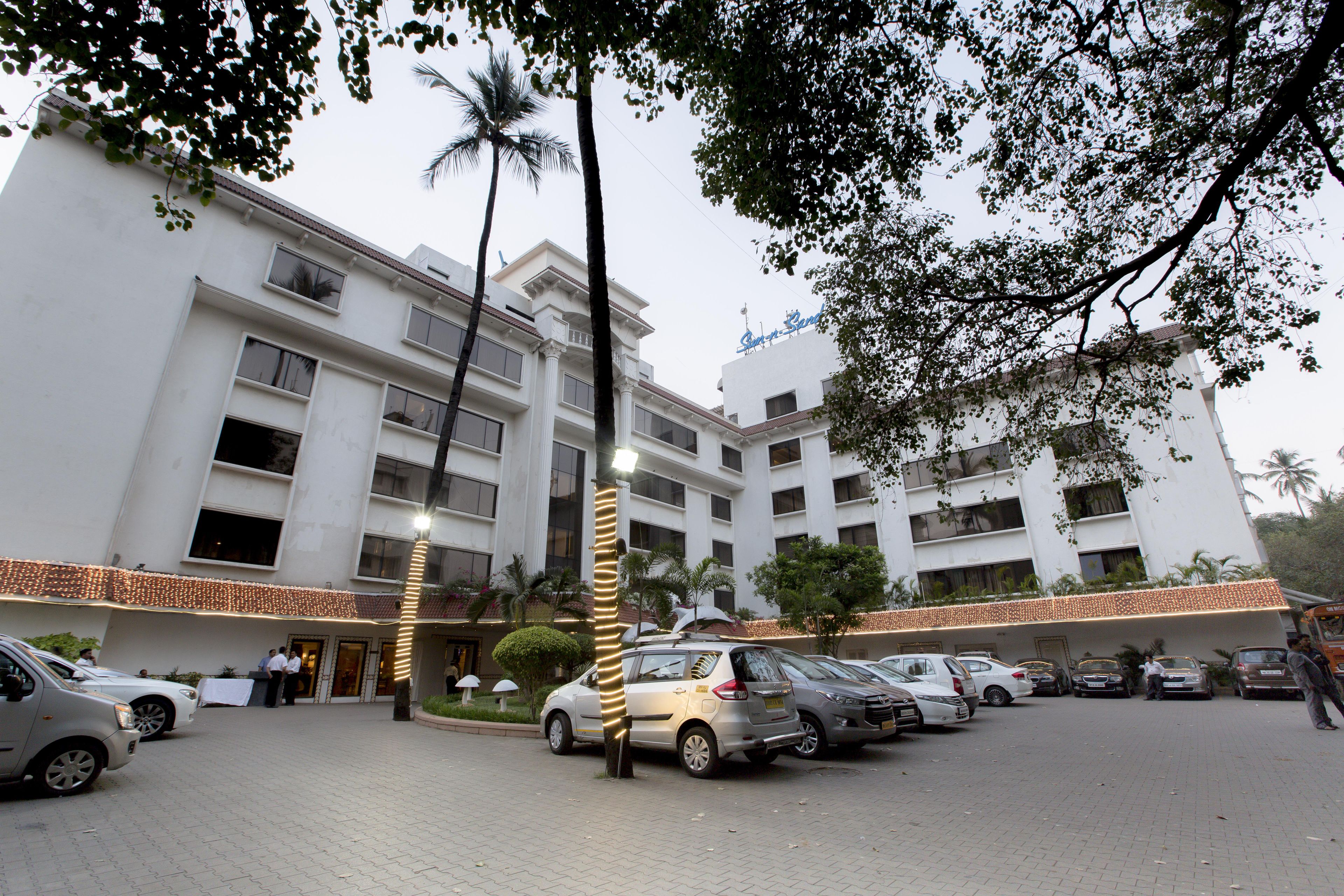 Photo - Sun N Sand Hotel Mumbai