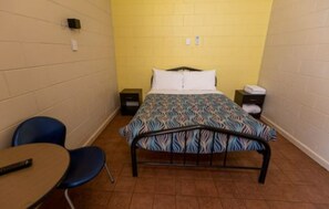 Blackout curtains, bed sheets - Discovery Resorts - Kings Canyon (Petermann)