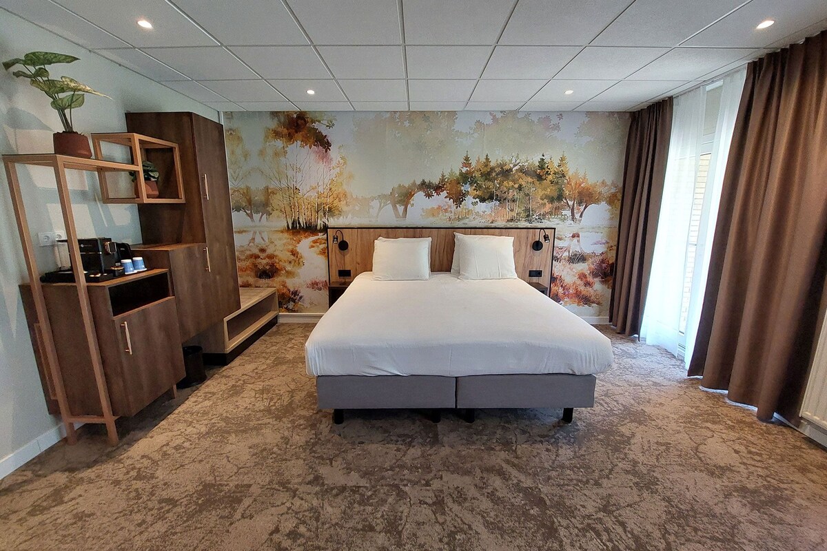 Quarto casal superior | Cofres nos quartos, cortinas blackout, Wi-Fi de cortesia, roupa de cama