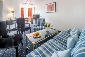 Junior Suite | 1 bedroom, soundproofing, free WiFi