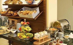 Free daily buffet breakfast 