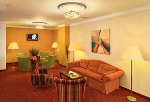 Lobby sitting area - Hotel Alpha (Vienna)