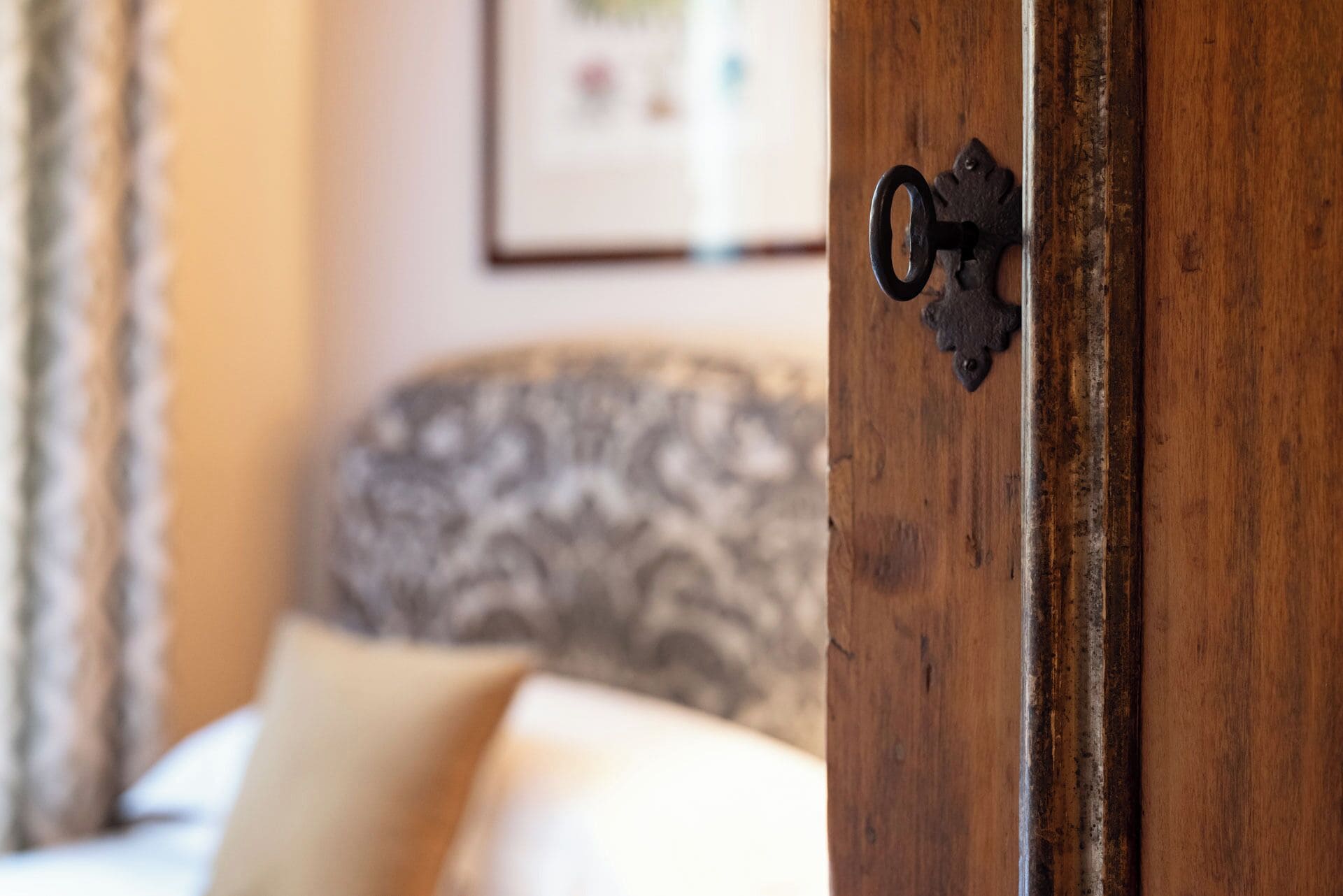 classic single room | hypo-allergenic bedding, minibar, in-room safe, individually decorated