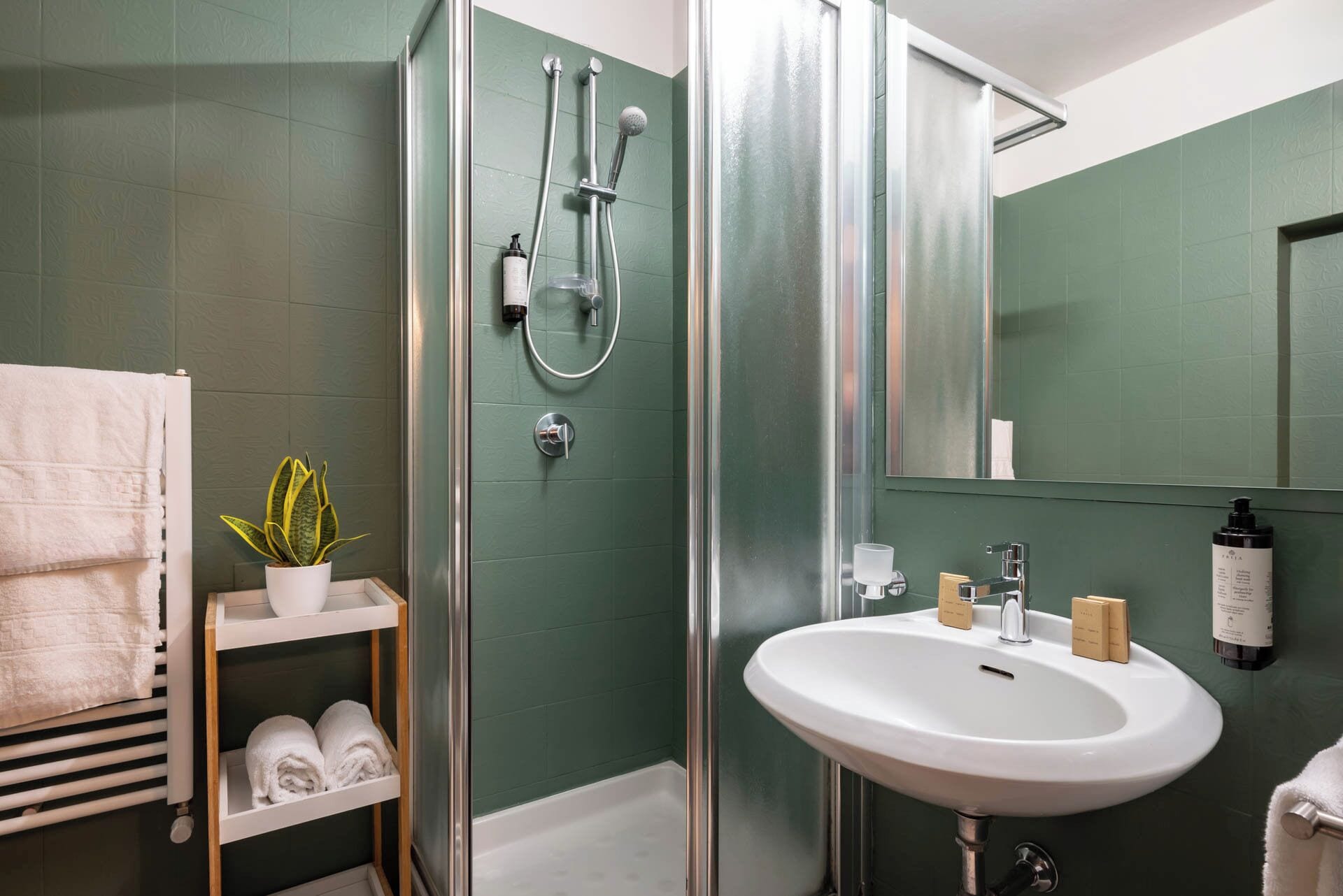classic double or twin room | bathroom | free toiletries, hair dryer, bidet, towels