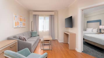 Suite, 2 Double Beds | Living area