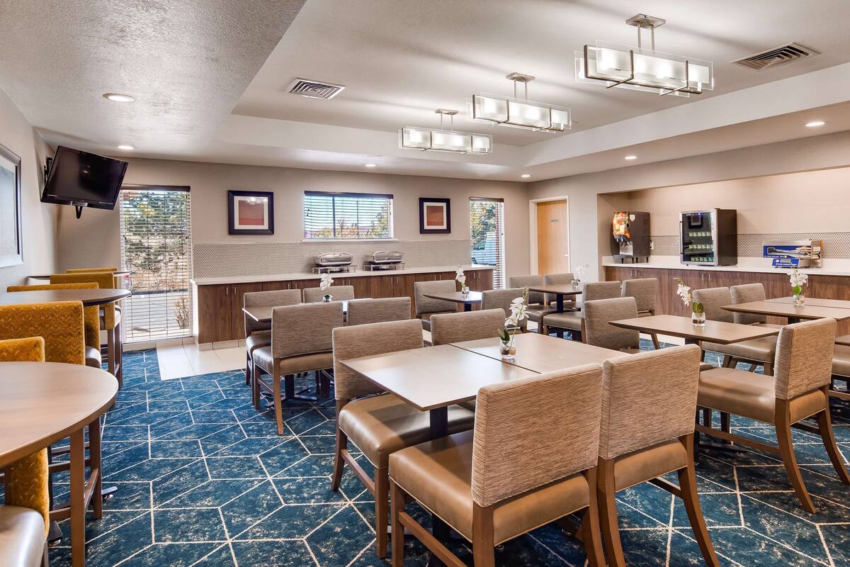 free daily continental breakfast