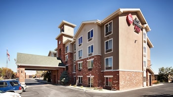 Best Western Plus Gateway Inn & Suites