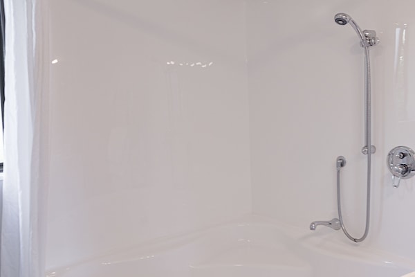 Private spa tub
