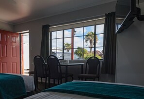 Standard Suite, 1 Bedroom, Non Smoking, Kitchenette (Unit)