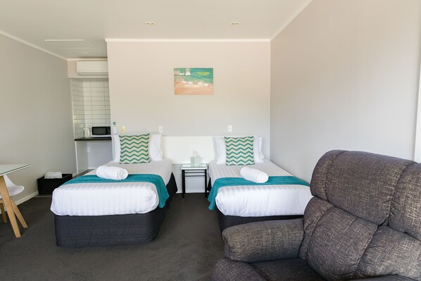 Standard Studio, 2 Twin Beds, Accessible | Iron/ironing board, free WiFi, wheelchair access
