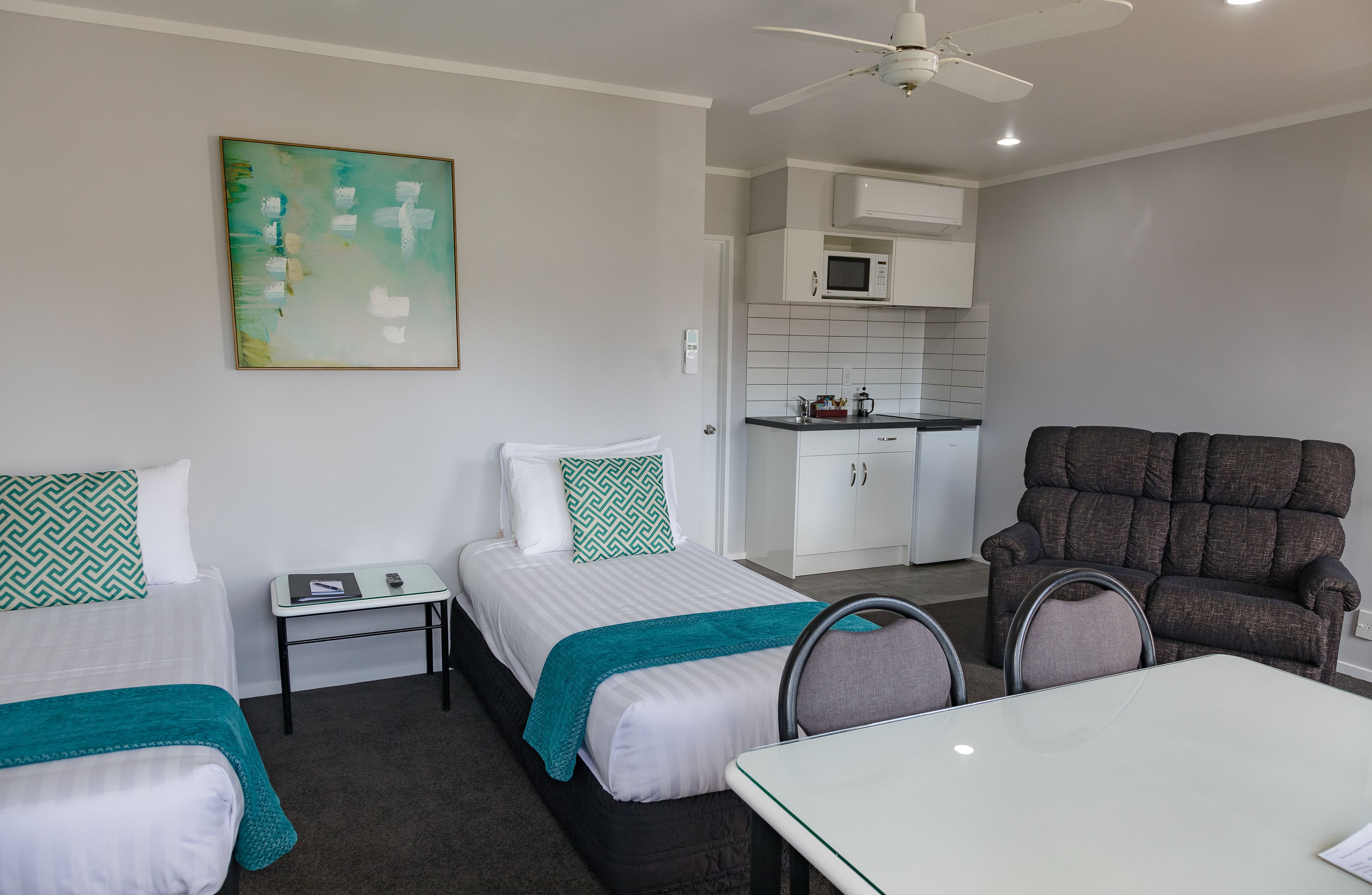 Standard Suite, 1 Bedroom, Non Smoking, Kitchenette (Unit)