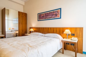 Minibar, in-room safe, desk, free WiFi